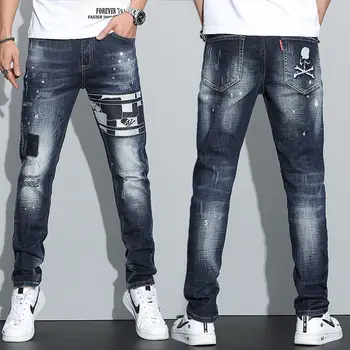 Высококачественные джинсы с вышивкой в виде черепа, мужские брюки-стрейч для ног, красивые мужские осенне-зимние рваные джинсы в тренде
