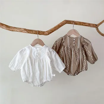 Корейский Весенне-осенний боди для новорожденных девочек с вышивкой и кружевом, Однотонный Хлопковый комбинезон с длинными рукавами для маленьких девочек  