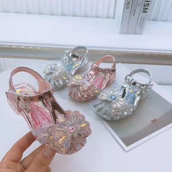 Детские сандалии принцессы 2023 Летняя Новая обувь для девочек Корейское издание Детские сандалии с закрытым носком для девочек с галстуком-бабочкой из горного хрусталя