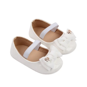 Новая обувь для новорожденных девочек, классическая обувь с бантом для новорожденных, мягкая противоскользящая резиновая подошва, обувь принцессы Bebes в подарок на 1 год